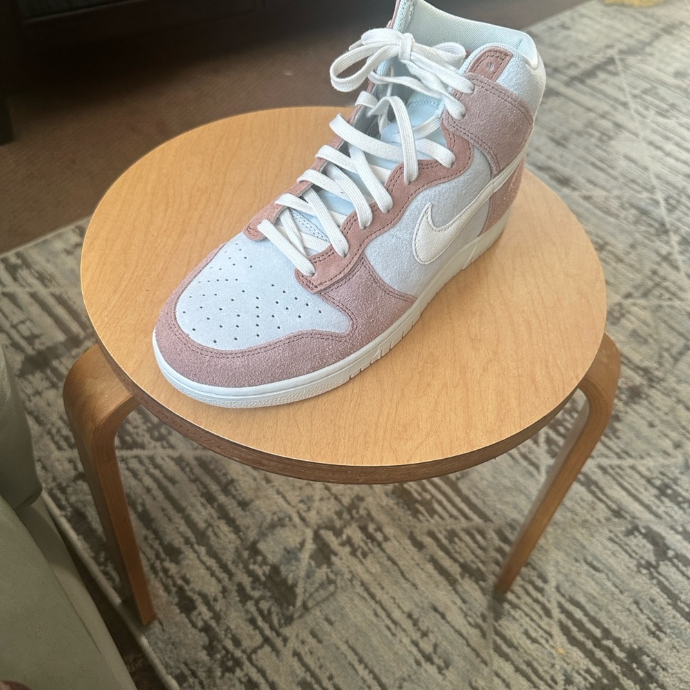Nike Pink and White Athletic Shoes - Picture 7 of 10